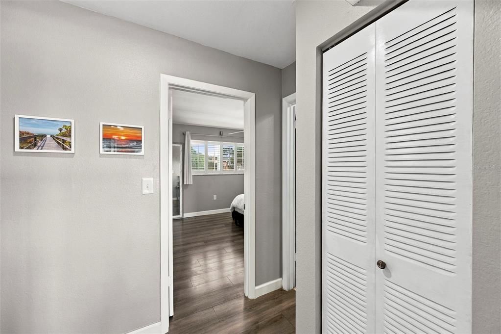 For Sale: $109,500 (1 beds, 1 baths, 790 Square Feet)