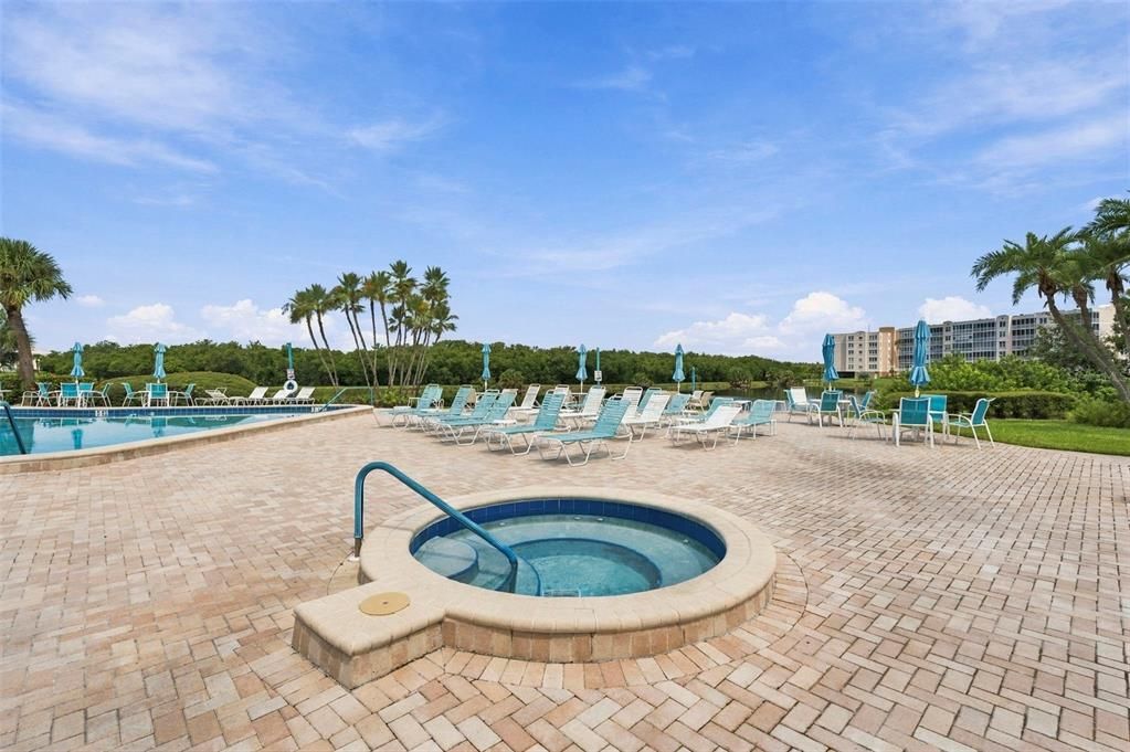 For Sale: $109,500 (1 beds, 1 baths, 790 Square Feet)