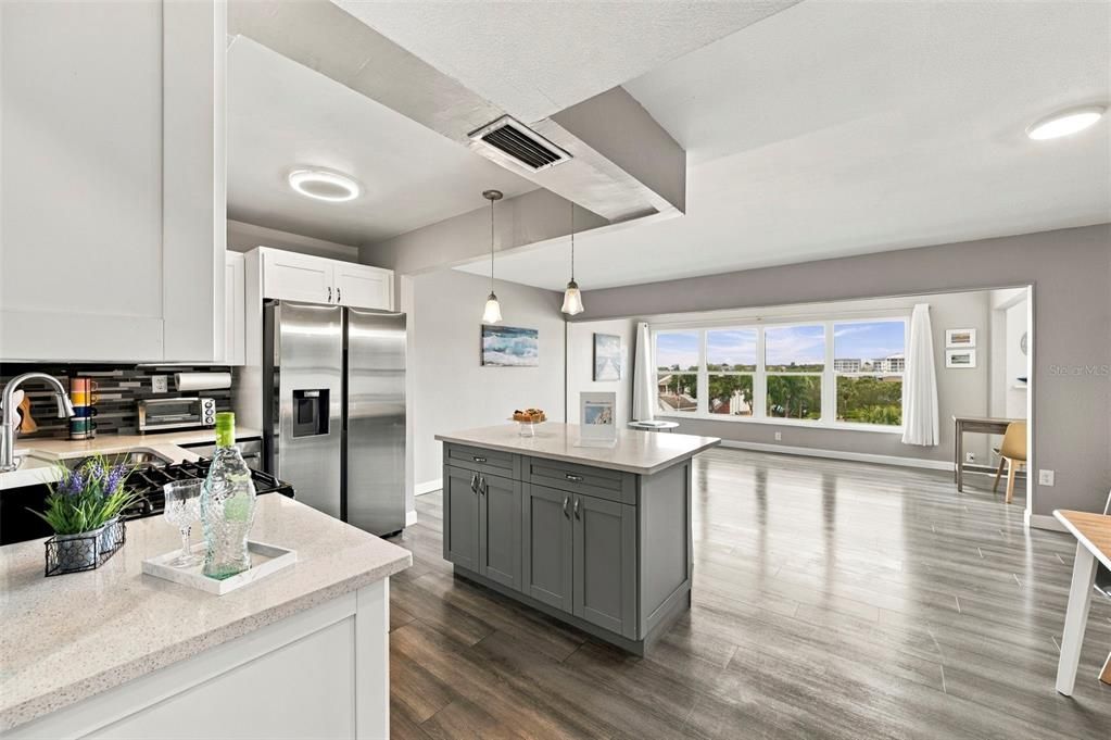 For Sale: $109,500 (1 beds, 1 baths, 790 Square Feet)