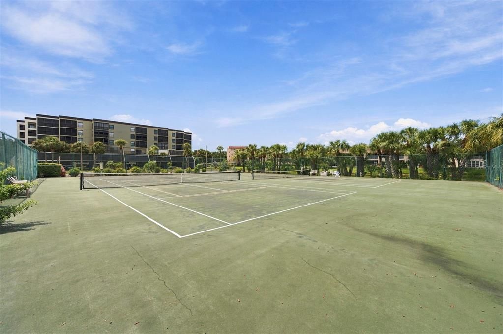 For Sale: $109,500 (1 beds, 1 baths, 790 Square Feet)
