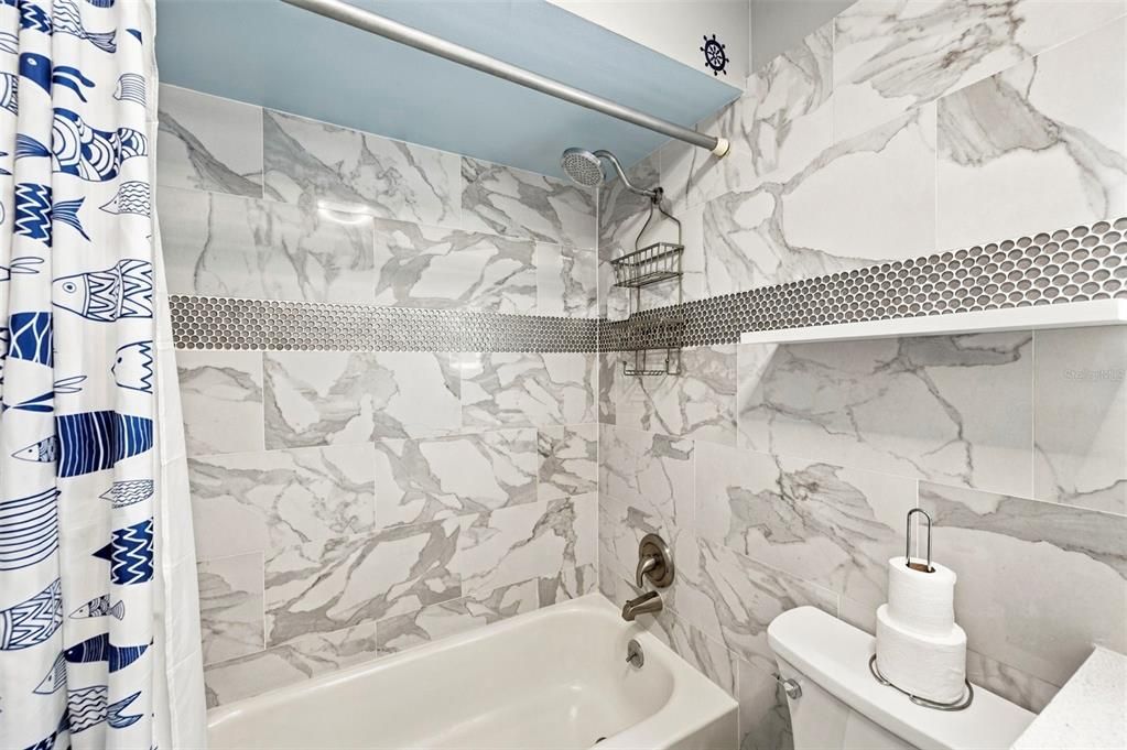 For Sale: $109,500 (1 beds, 1 baths, 790 Square Feet)