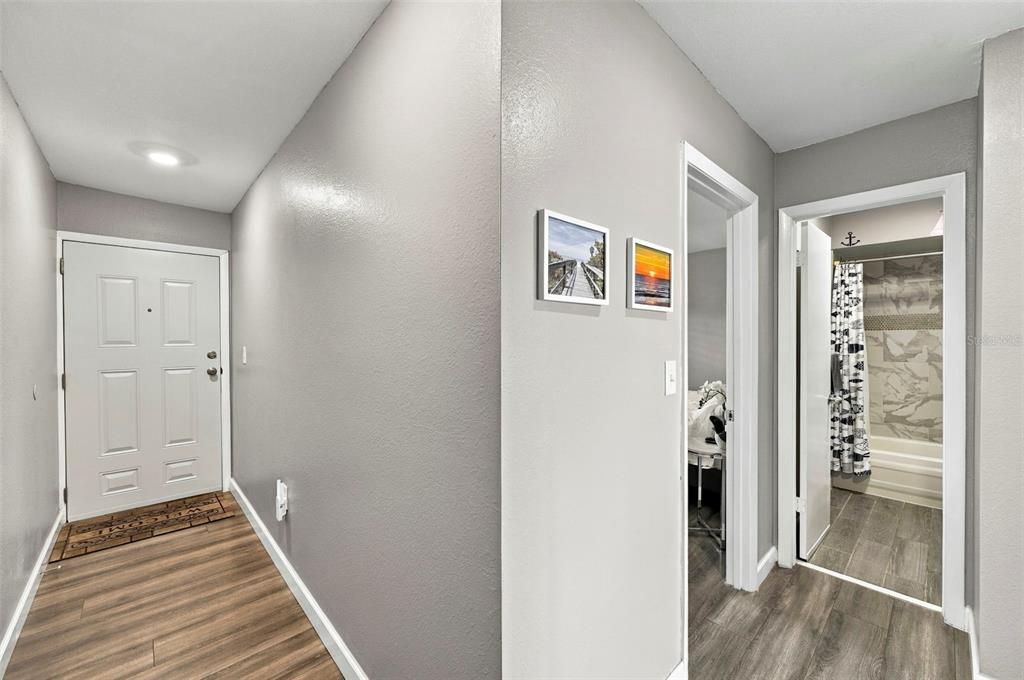 For Sale: $109,500 (1 beds, 1 baths, 790 Square Feet)