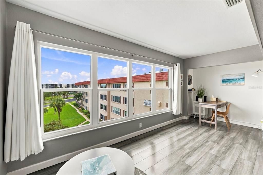 For Sale: $109,500 (1 beds, 1 baths, 790 Square Feet)