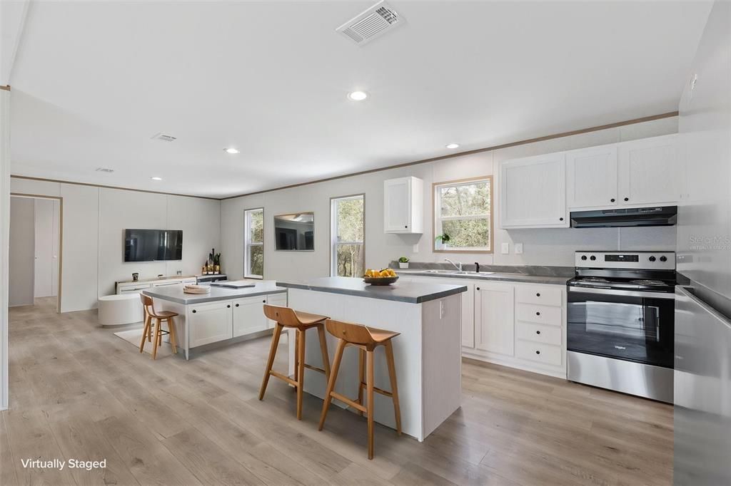 For Sale: $231,500 (4 beds, 2 baths, 1493 Square Feet)