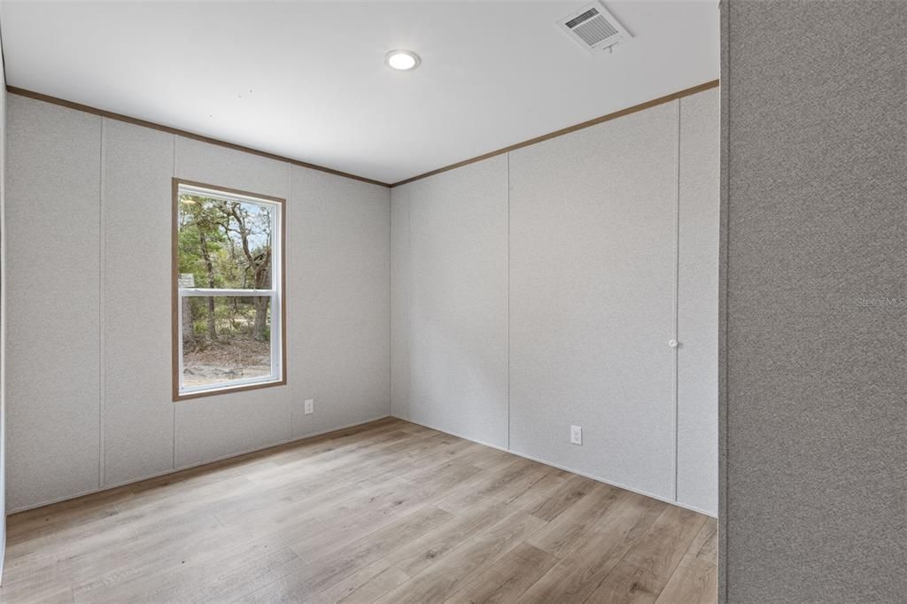 For Sale: $231,500 (4 beds, 2 baths, 1493 Square Feet)
