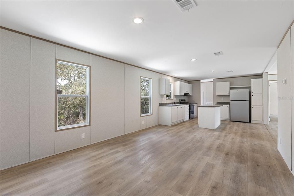 For Sale: $231,500 (4 beds, 2 baths, 1493 Square Feet)