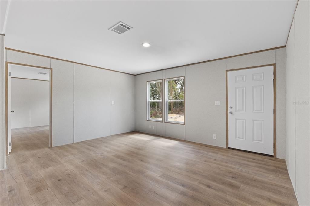 For Sale: $231,500 (4 beds, 2 baths, 1493 Square Feet)