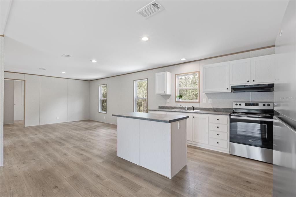 For Sale: $231,500 (4 beds, 2 baths, 1493 Square Feet)