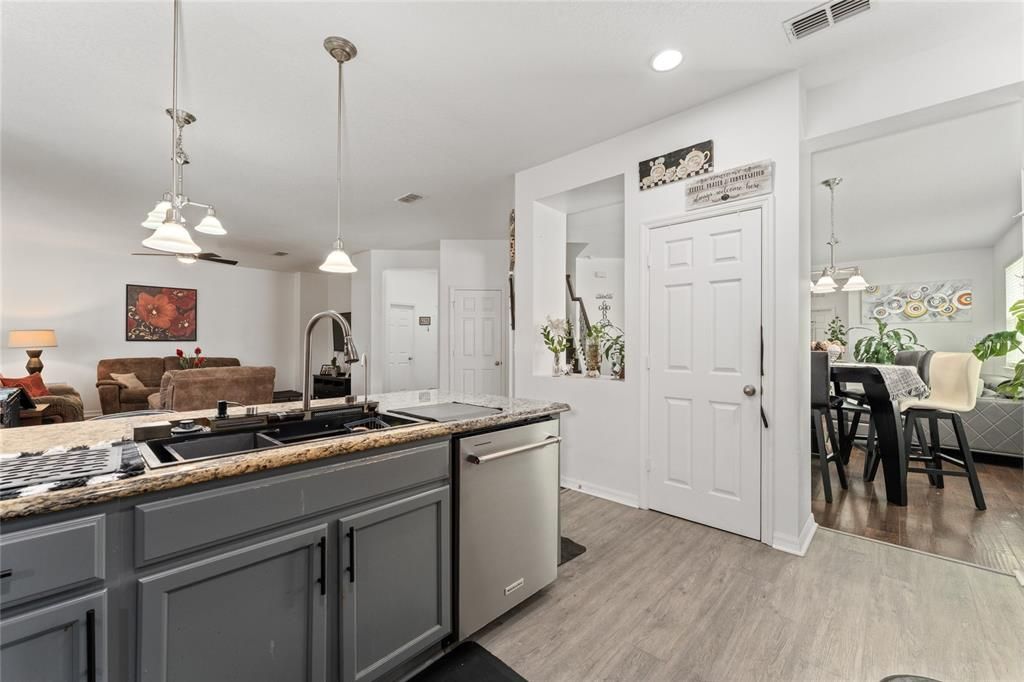 For Sale: $689,900 (5 beds, 3 baths, 3006 Square Feet)