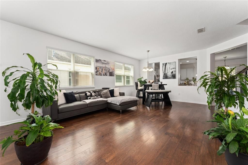 For Sale: $689,900 (5 beds, 3 baths, 3006 Square Feet)