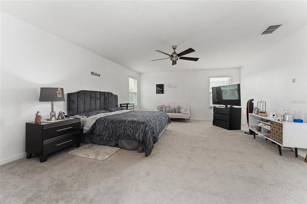 For Sale: $689,900 (5 beds, 3 baths, 3006 Square Feet)