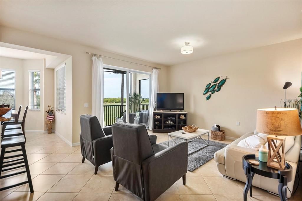 В аренду: $2,200 (2 спален, 2 ванн, 1156 Квадратных фут)
