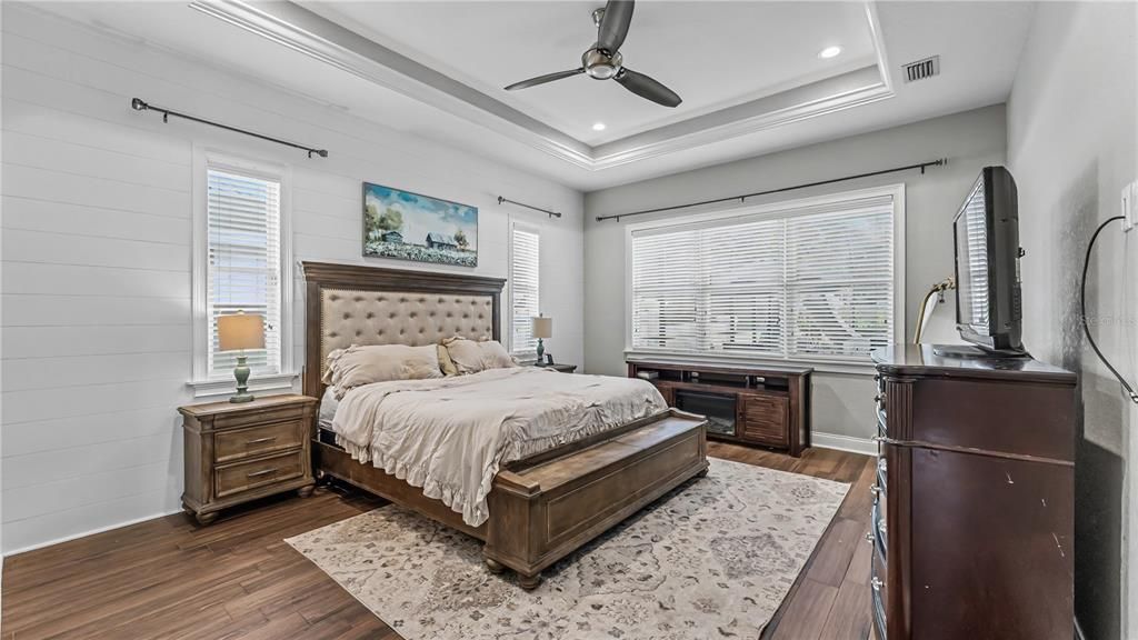 For Sale: $1,149,000 (5 beds, 3 baths, 3678 Square Feet)