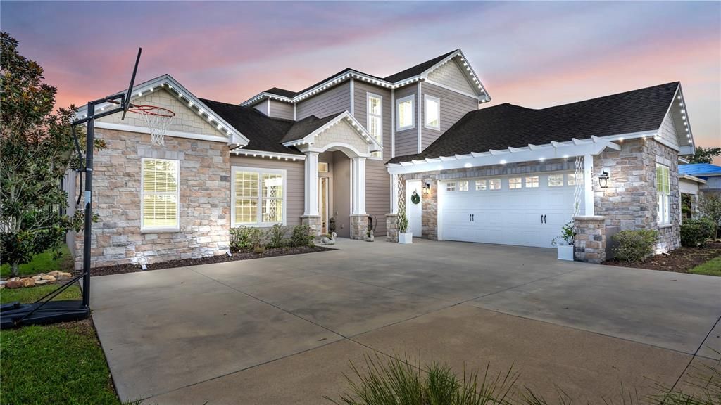 For Sale: $1,149,000 (5 beds, 3 baths, 3678 Square Feet)