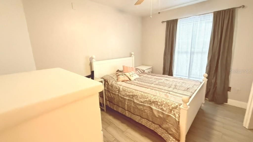 В аренду: $2,500 (4 спален, 2 ванн, 1323 Квадратных фут)