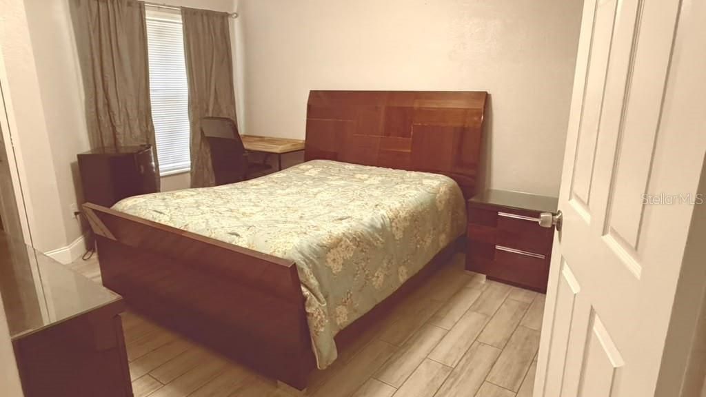 В аренду: $2,500 (4 спален, 2 ванн, 1323 Квадратных фут)