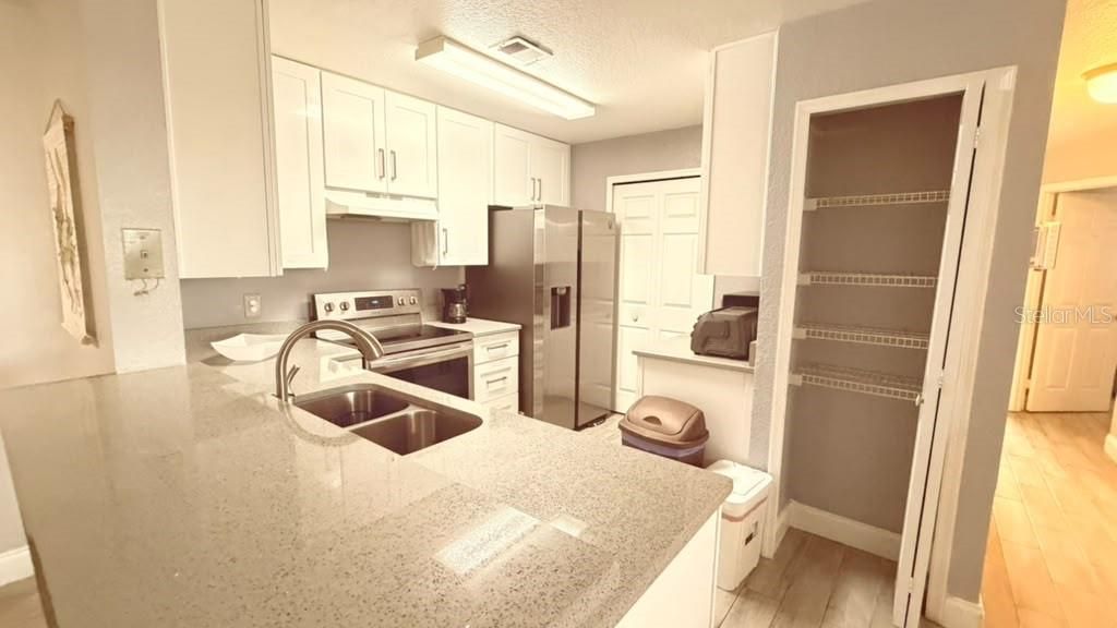 В аренду: $2,500 (4 спален, 2 ванн, 1323 Квадратных фут)