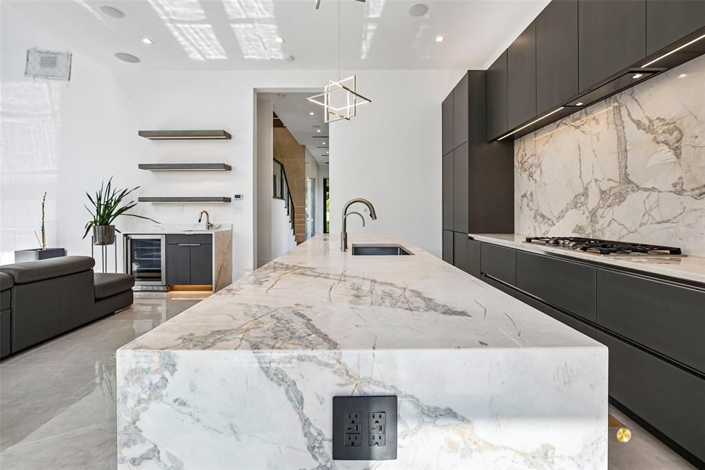 For Sale: $1,499,000 (4 beds, 4 baths, 2953 Square Feet)
