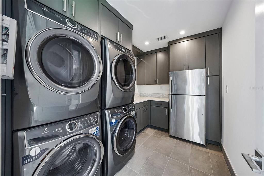 For Sale: $1,499,000 (4 beds, 4 baths, 2953 Square Feet)