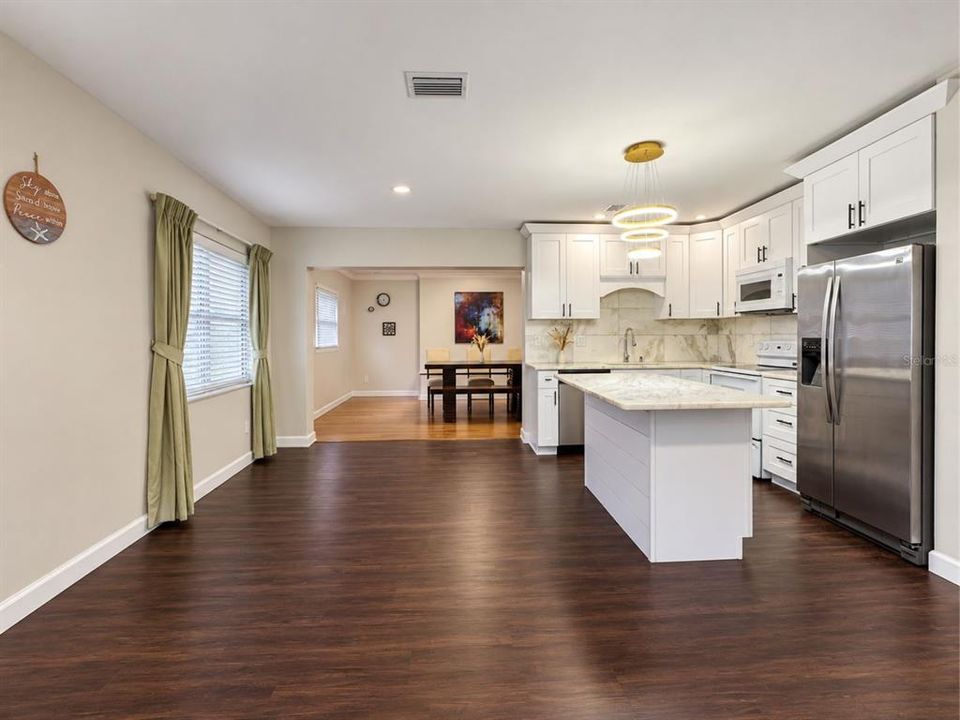 En Venta: $510,000 (4 camas, 2 baños, 1797 Pies cuadrados)