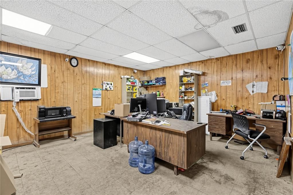 For Sale: $600,000 (0 beds, 0 baths, 13675 Square Feet)
