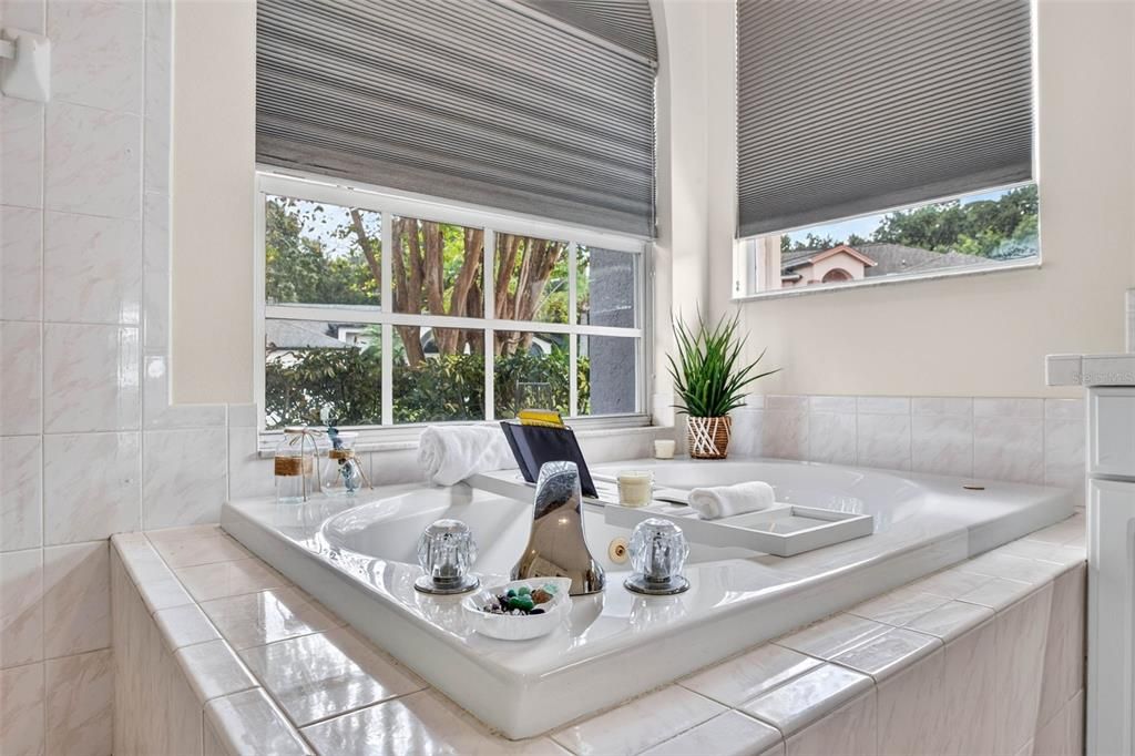 For Sale: $625,000 (4 beds, 3 baths, 2549 Square Feet)