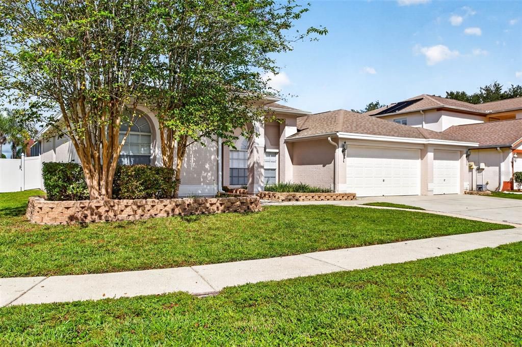 For Sale: $625,000 (4 beds, 3 baths, 2549 Square Feet)