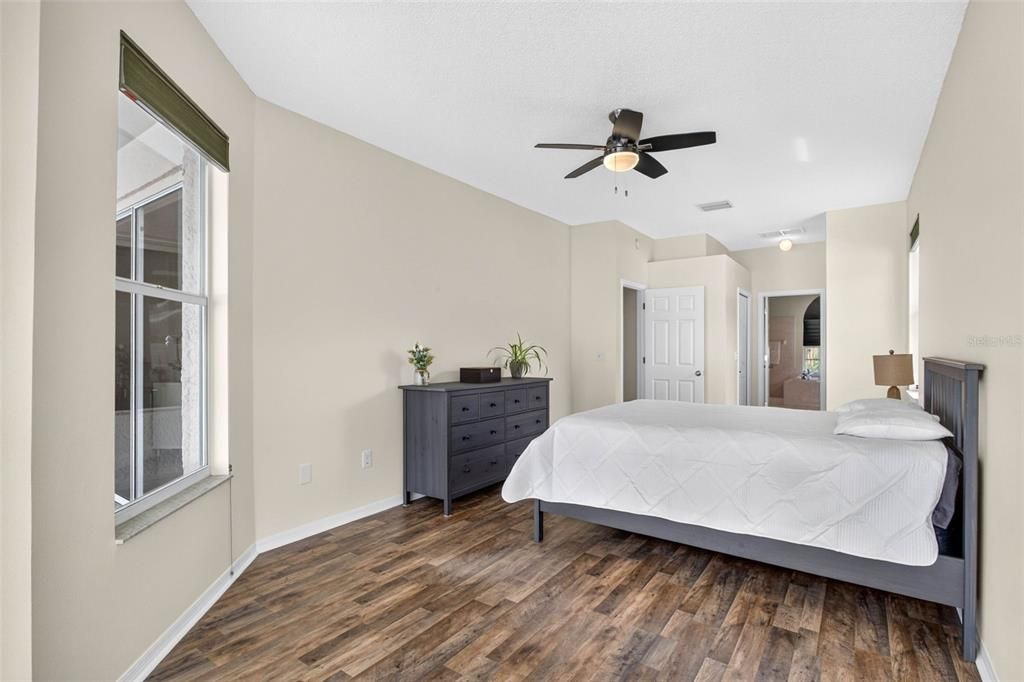For Sale: $625,000 (4 beds, 3 baths, 2549 Square Feet)