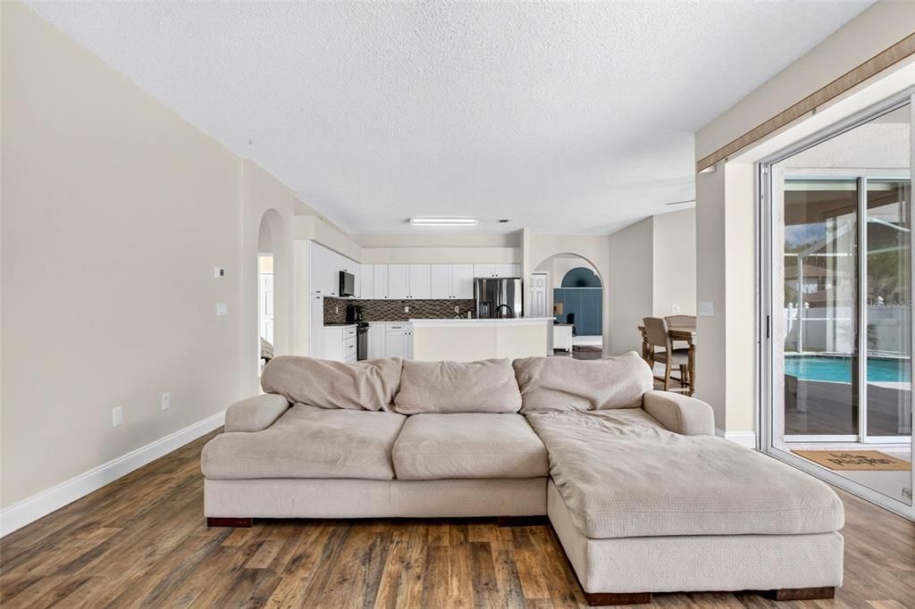 For Sale: $625,000 (4 beds, 3 baths, 2549 Square Feet)