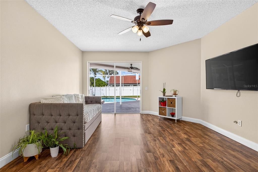 For Sale: $625,000 (4 beds, 3 baths, 2549 Square Feet)