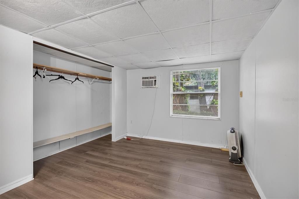 For Sale: $99,000 (2 beds, 1 baths, 672 Square Feet)