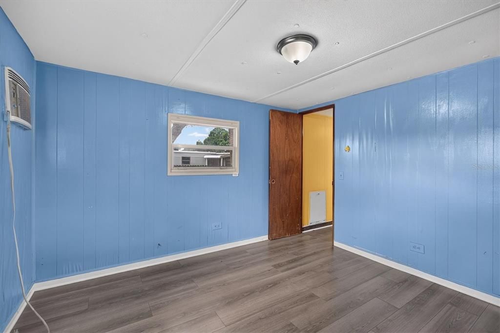 For Sale: $99,000 (2 beds, 1 baths, 672 Square Feet)