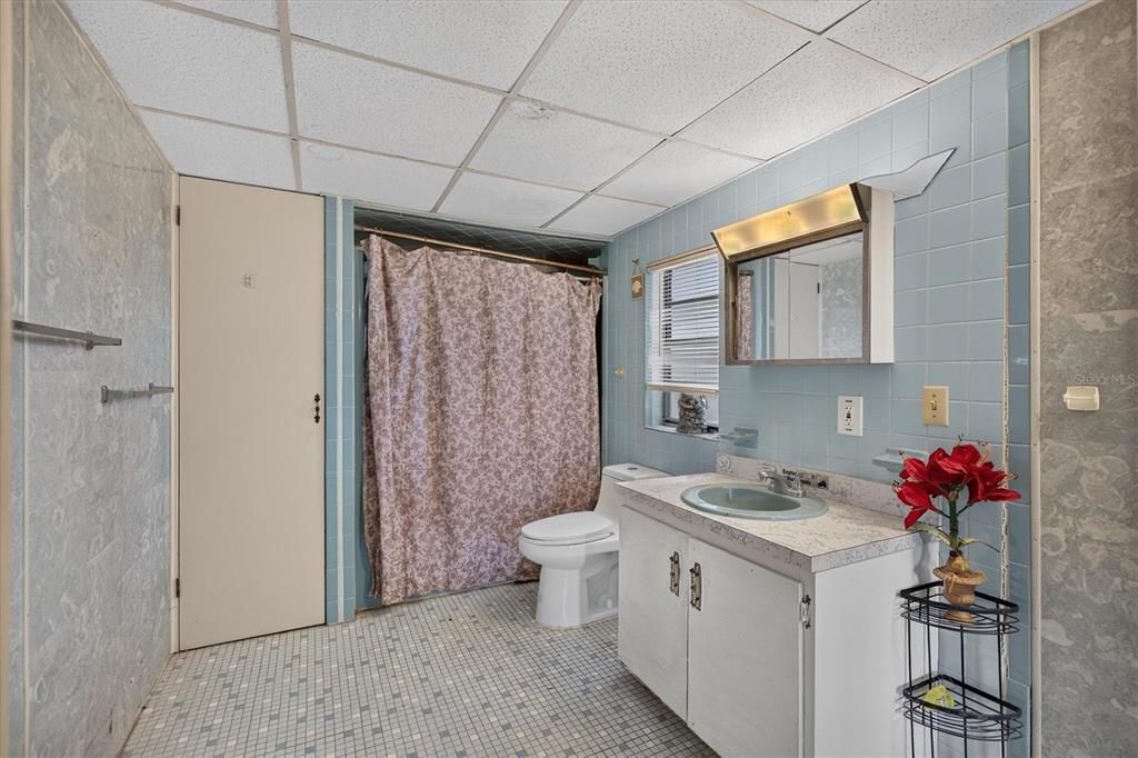 For Sale: $99,000 (2 beds, 1 baths, 672 Square Feet)