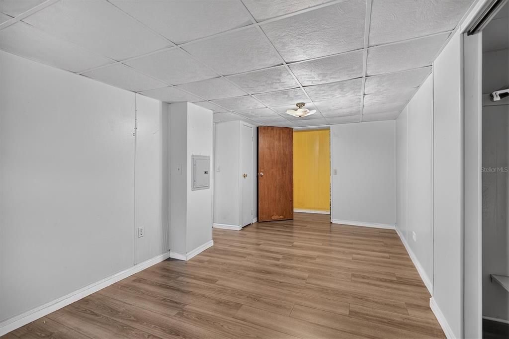 For Sale: $99,000 (2 beds, 1 baths, 672 Square Feet)