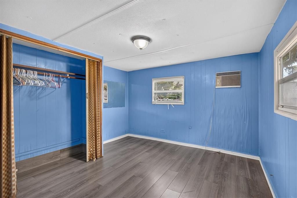 For Sale: $99,000 (2 beds, 1 baths, 672 Square Feet)