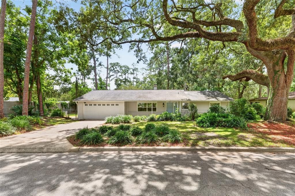 Active With Contract: $468,900 (4 beds, 2 baths, 2168 Square Feet)