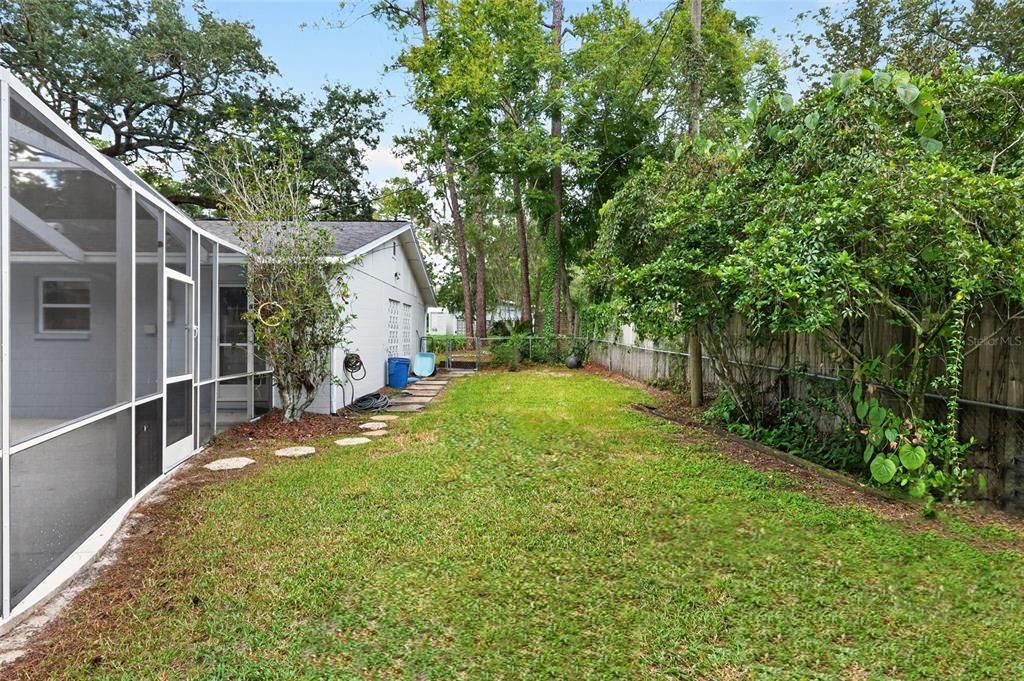 Active With Contract: $468,900 (4 beds, 2 baths, 2168 Square Feet)