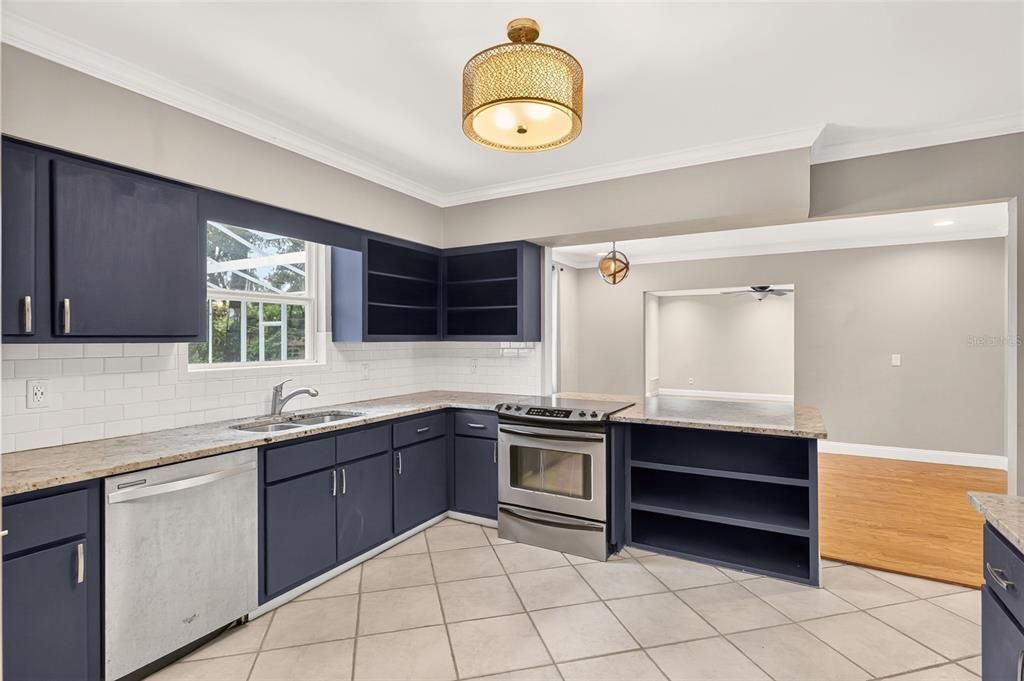 Active With Contract: $468,900 (4 beds, 2 baths, 2168 Square Feet)