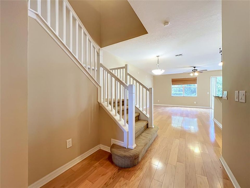 For Rent: $2,450 (3 beds, 2 baths, 1777 Square Feet)