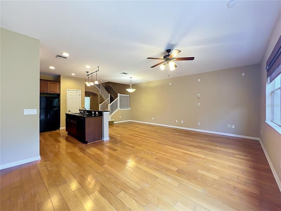 For Rent: $2,450 (3 beds, 2 baths, 1777 Square Feet)