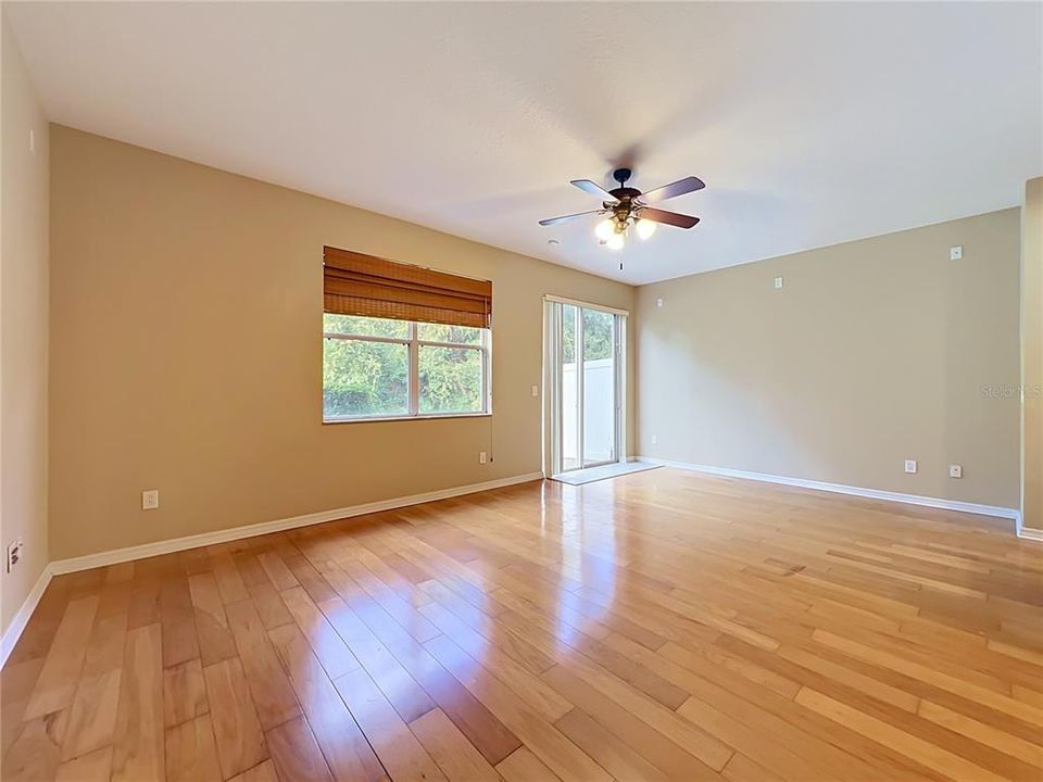 For Rent: $2,450 (3 beds, 2 baths, 1777 Square Feet)
