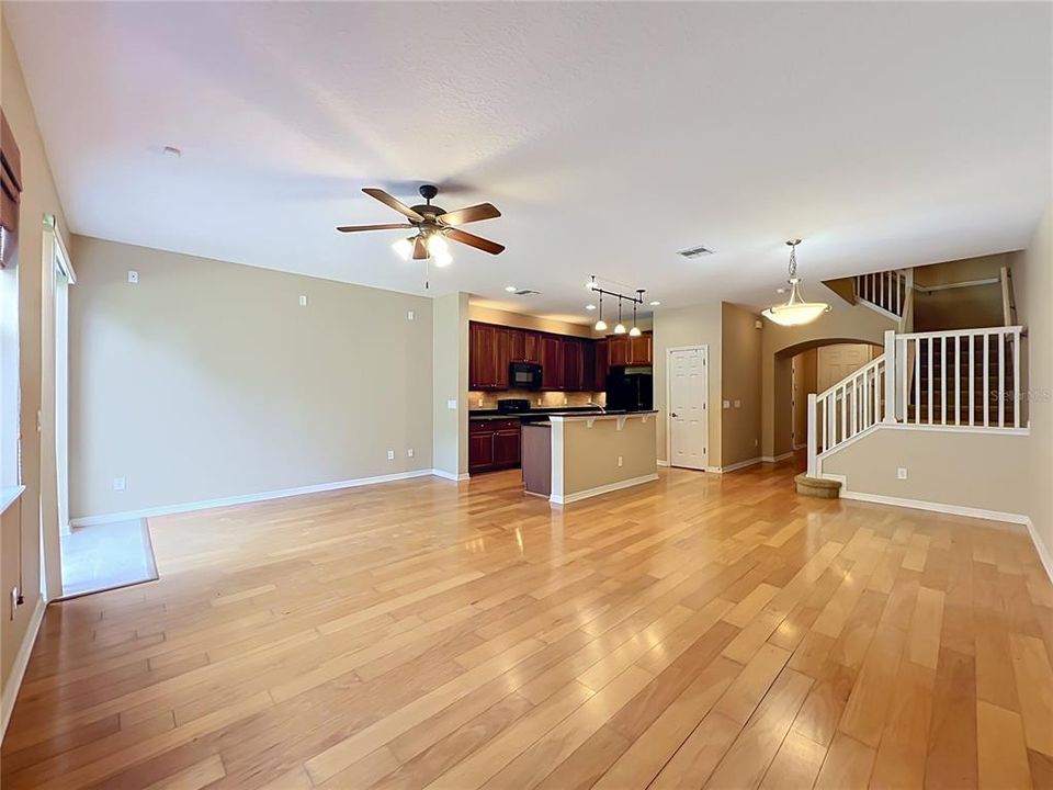 For Rent: $2,450 (3 beds, 2 baths, 1777 Square Feet)