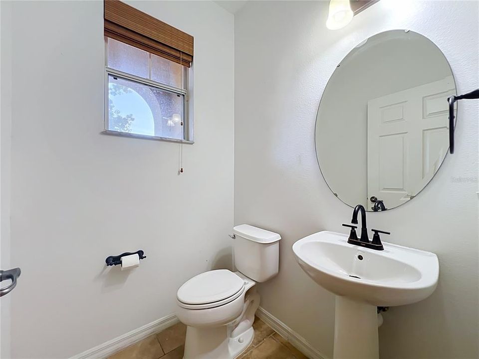 For Rent: $2,450 (3 beds, 2 baths, 1777 Square Feet)