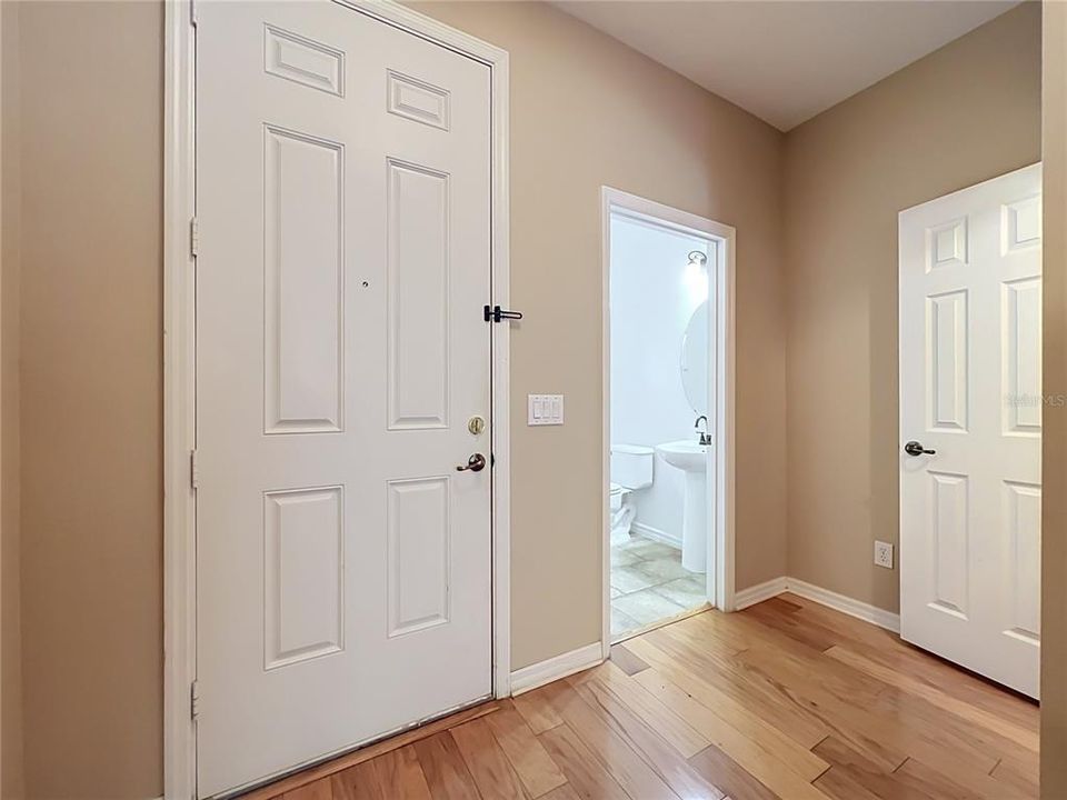 For Rent: $2,450 (3 beds, 2 baths, 1777 Square Feet)