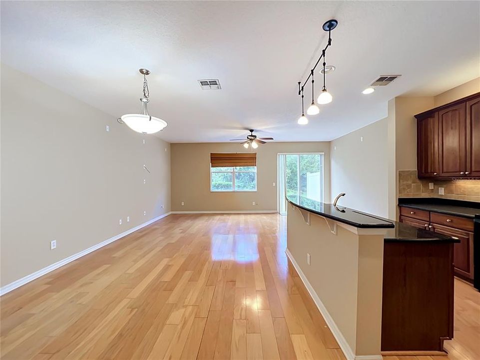 For Rent: $2,450 (3 beds, 2 baths, 1777 Square Feet)