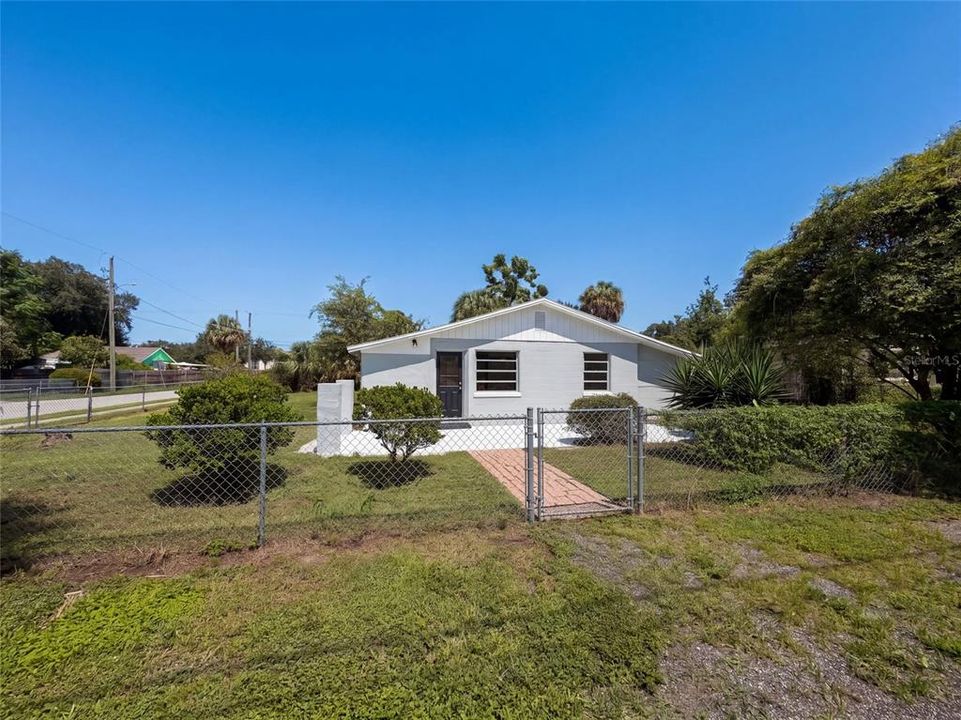 En Venta: $267,000 (3 camas, 1 baños, 1068 Pies cuadrados)