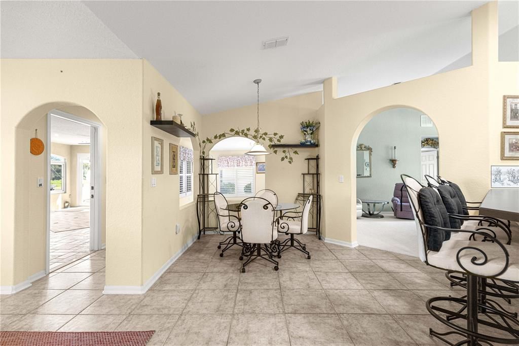 En Venta: $389,900 (3 camas, 2 baños, 2335 Pies cuadrados)