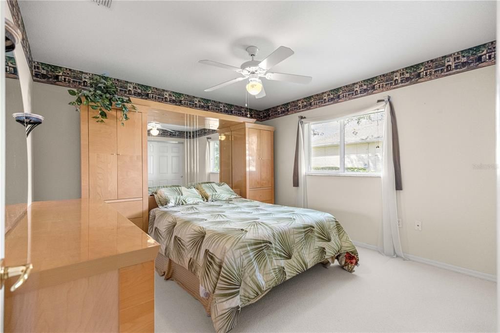 En Venta: $389,900 (3 camas, 2 baños, 2335 Pies cuadrados)