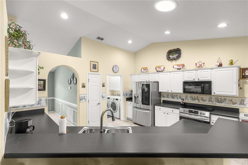 En Venta: $389,900 (3 camas, 2 baños, 2335 Pies cuadrados)