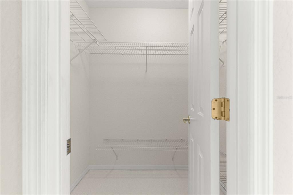 En Venta: $389,900 (3 camas, 2 baños, 2335 Pies cuadrados)